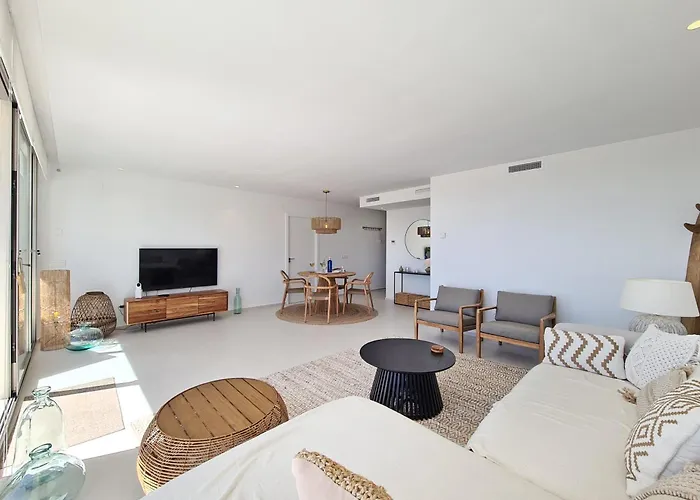 Altea Bayview Apartment By Nras